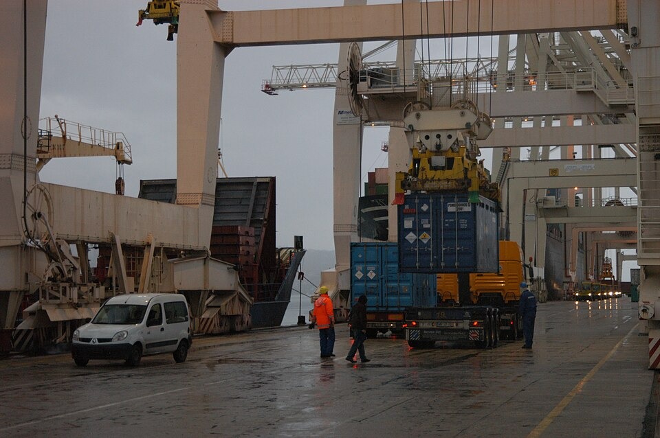 U.S. Accuses 40+ Nations of Helping China Bypass Tariffs
