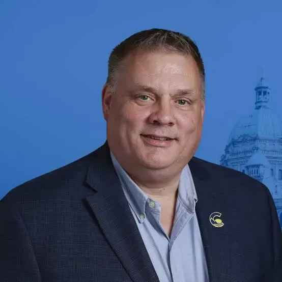 Peter Milobar leaves Conservative caucus, to sit independently