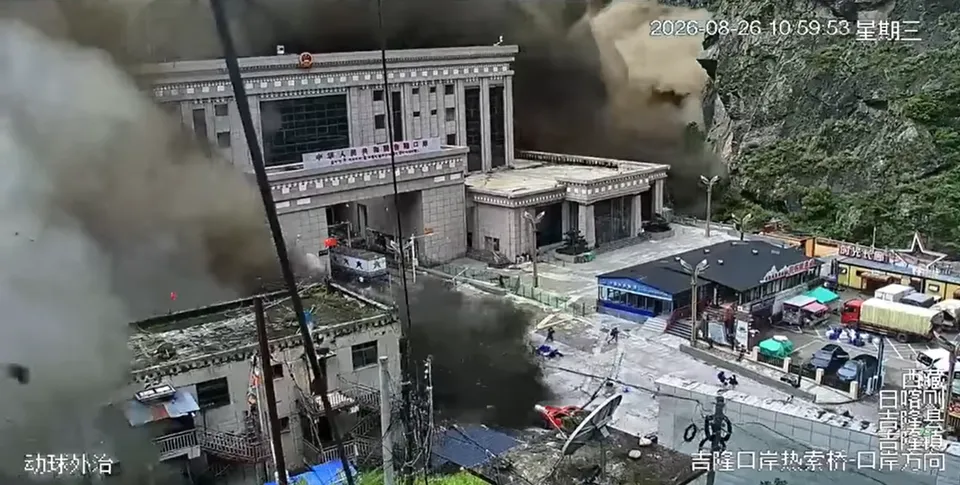 Over 950 Dead, 4,400 Missing After Catastrophic Nepal-China Border Floods