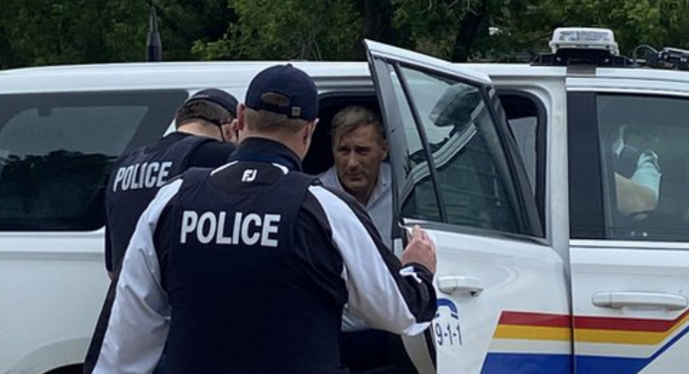 Former MP Maxime Bernier arrested in Manitoba for violating public health orders