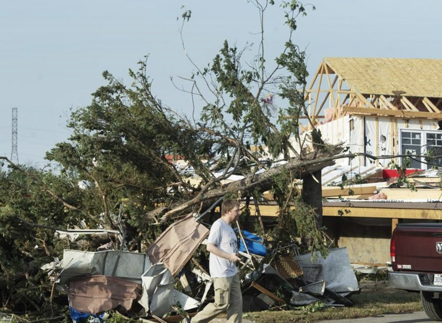 Cleanup of trees, debris underway after deadly Quebec tornado that ‘came too fast’