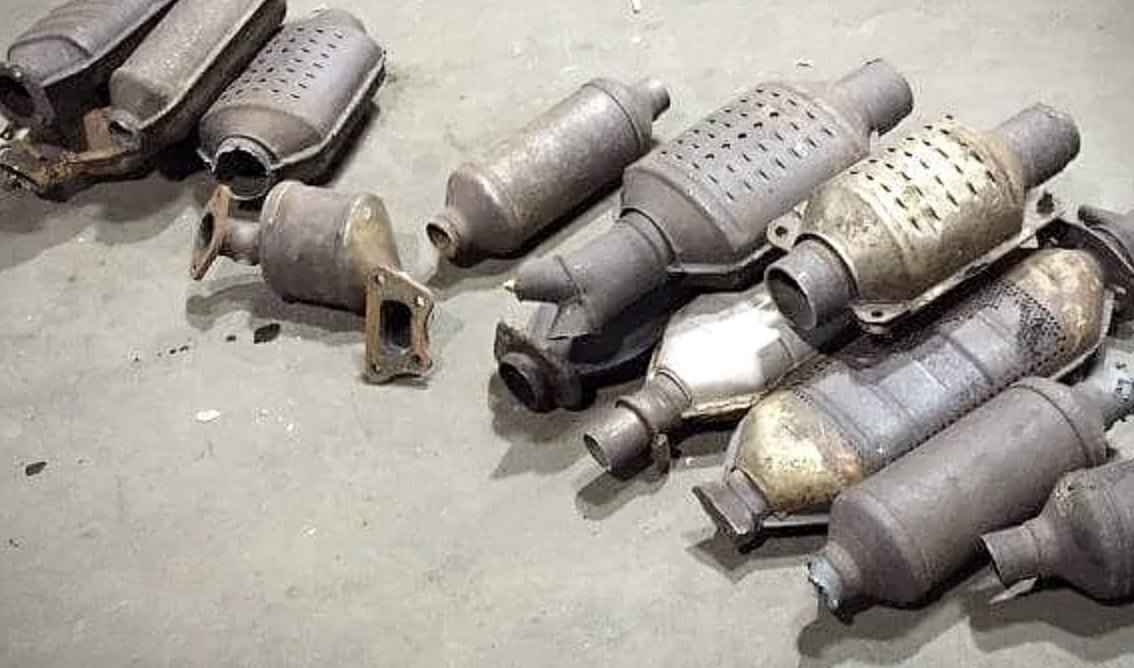 Two males arrested for allegedly stealing catalytic converter in North Vancouver