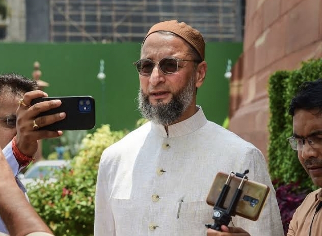 Muslims can no longer offer Namaz even at home, Owaisi attacks PM Modi