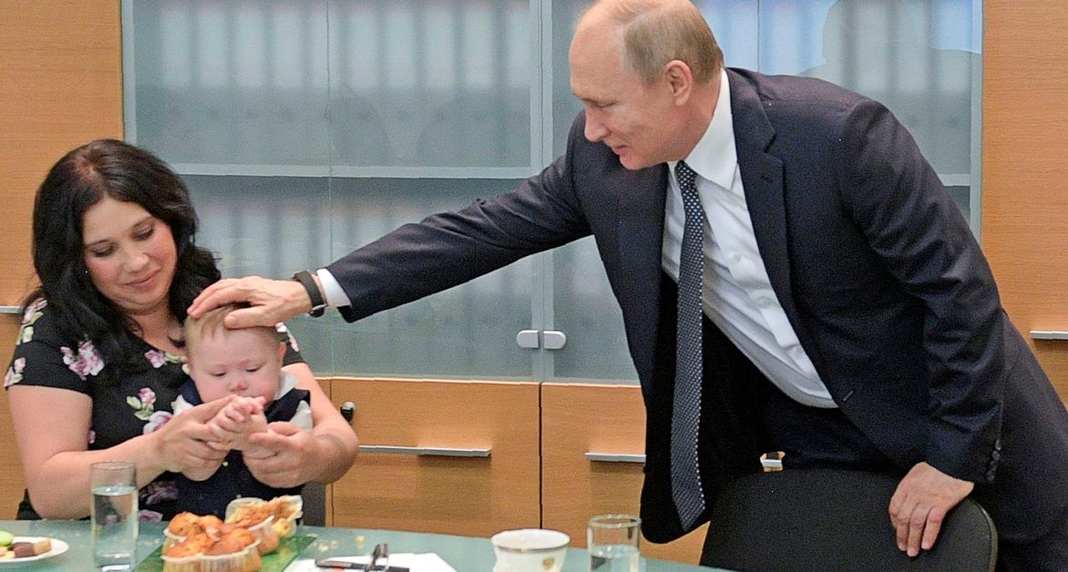 Putin offers $16,000 to women to have 10 or more kids