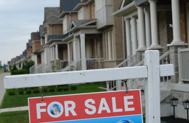Real estate market in Canada is cool down, Best time to buy!