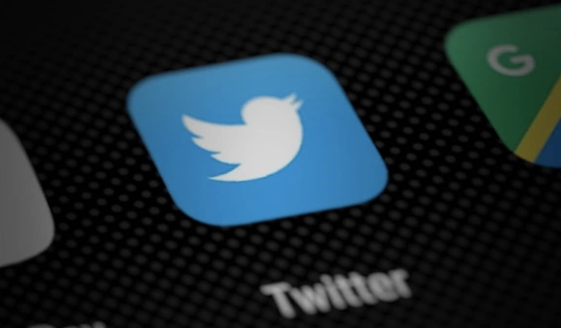 Twitter starts testing edit button in Canada, blue subscribers to get it first