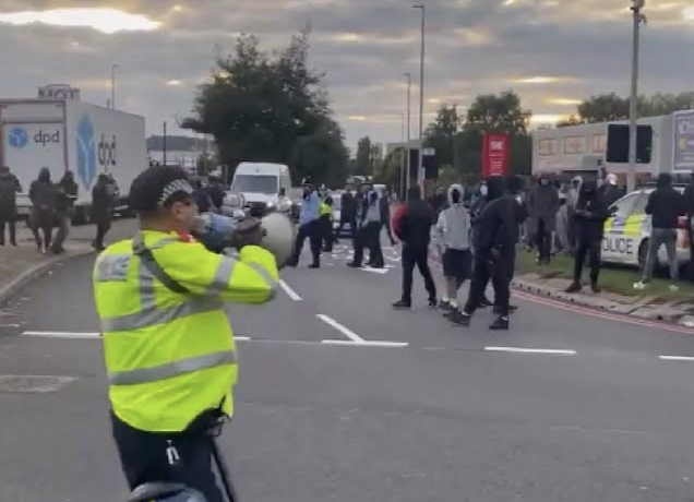 200-strong mob protests,  ‘Allahu Akbar’ chants outside Hindu temple in England’s Smethwick