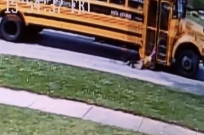 Driver charged for dragging child by school bus near Brantford, Ont.