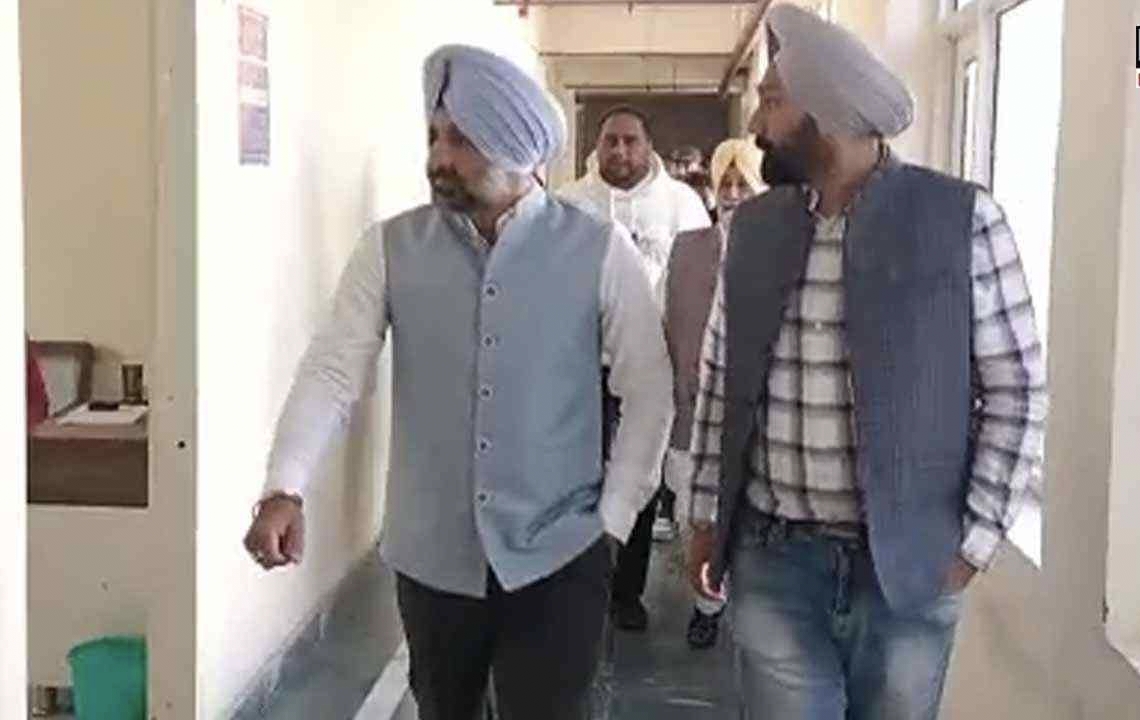 Congress MLA Pahra appears before Vigilance in connection with disproportionate assets