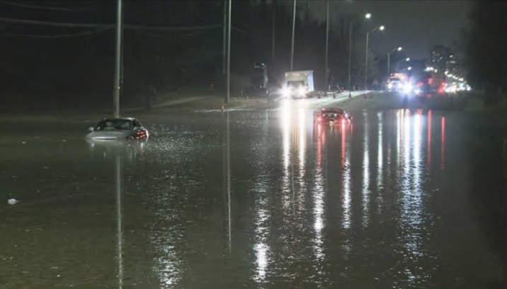 Watermain break leads to heavy flood situation in Mississauga