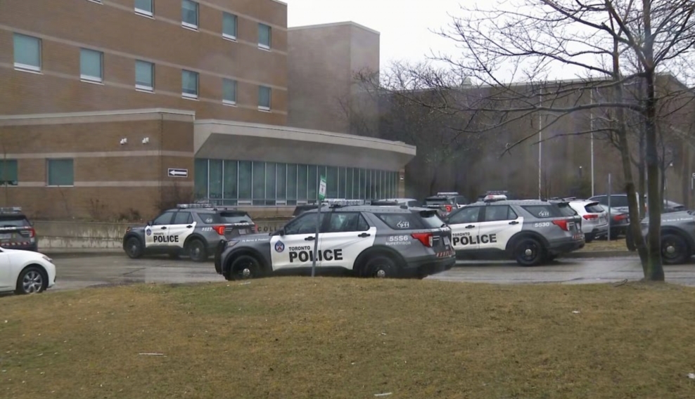 Student in custody after gun reportedly seen at Toronto school