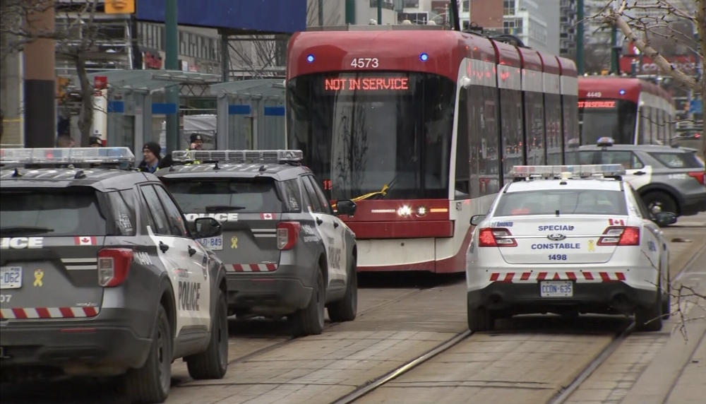 Suspect arrested for stabbing a woman in the head and face on TTC streetcar downtown