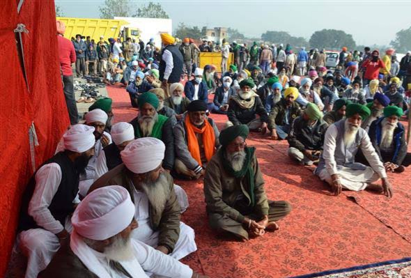 Farmers protest at Ladowal toll plaza for 3 hours for pending demands