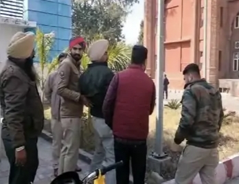 ASI takes off pants in Amritsar DC office in inebriated condition; Departmental probe ordered