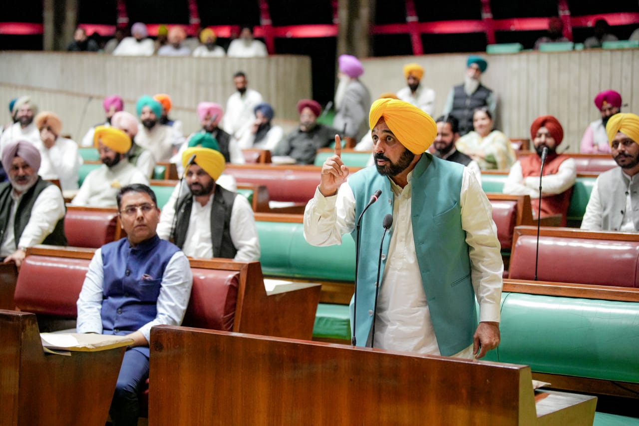 CM TEARS INTO THE OPPOSITION ON THE ISSUE OF CORRUPTION IN VIDHAN SABHA