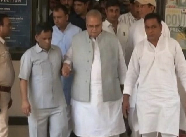 CBI team visits Satya Pal Malik’s residence in connection with alleged insurance scam