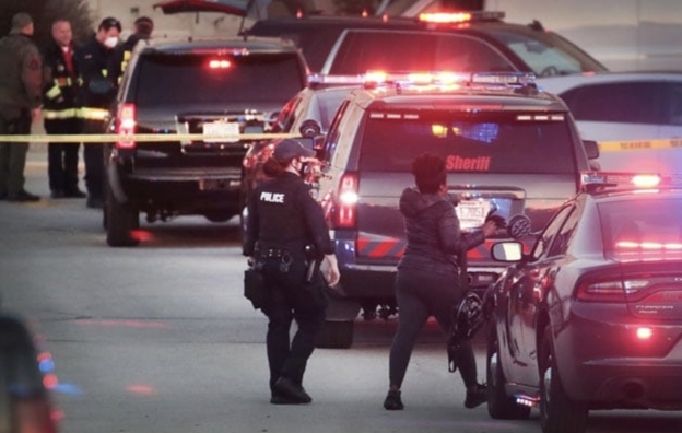8 dead, 7 injured in Texas shopping mall shooting