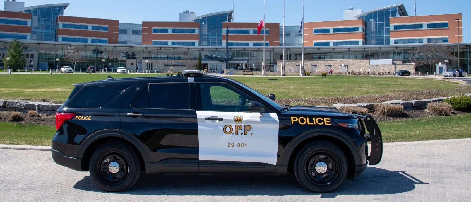 OPP officer, school bus driver killed in crash at intersection in Ontario’s Woodstock