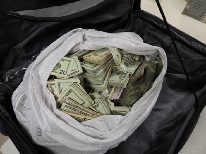 American driver arrested attempting to smuggle 181 kilograms cannabis and US$602,985 cash in Canada