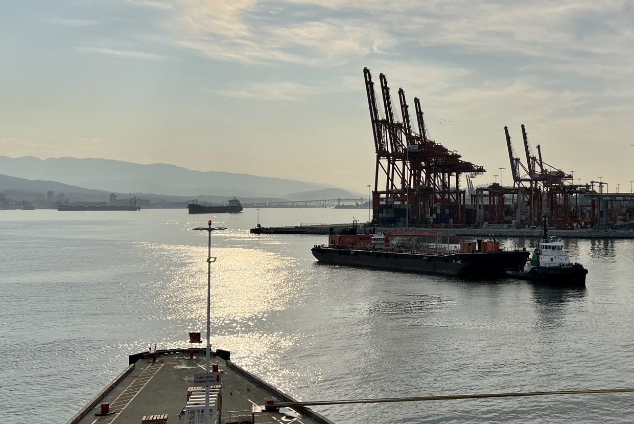 B.C. port workers’ union to recommend settlement agreement to its members