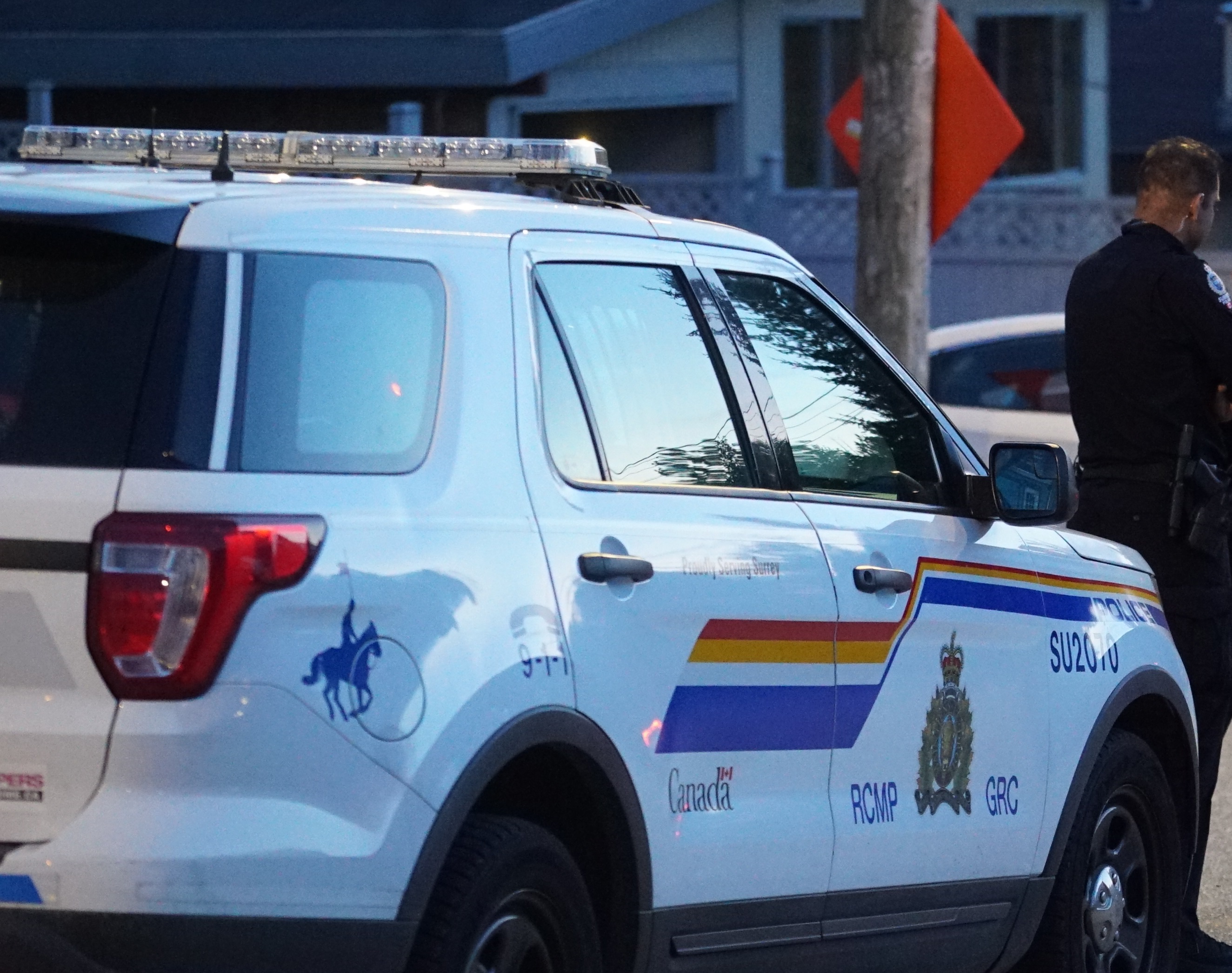 Woman among two suspects taken into custody for carjacking attempt, RCMP say